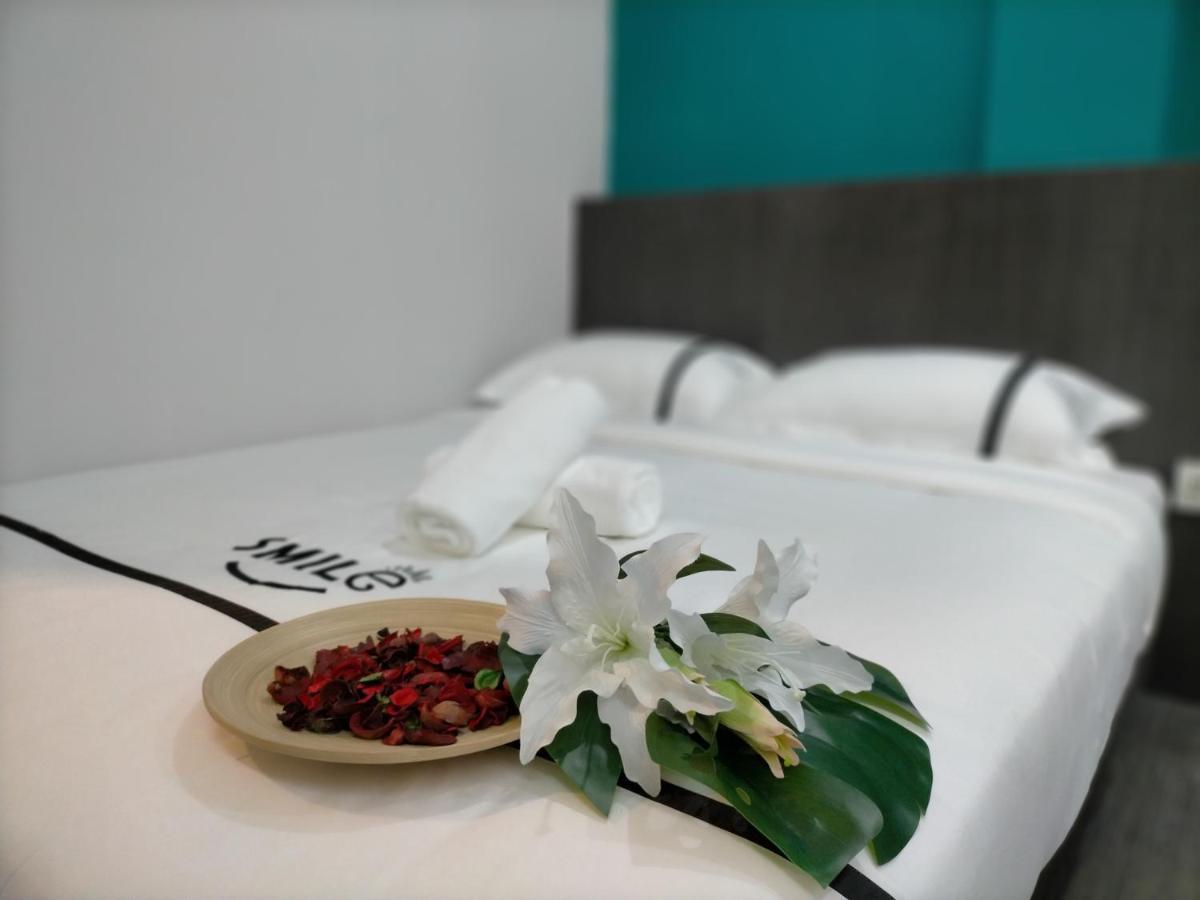 Smile Hotel Petaling Jaya Ss2 Екстериор снимка