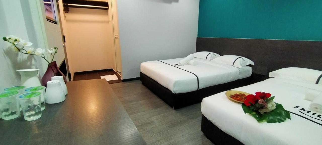 Smile Hotel Petaling Jaya Ss2 Екстериор снимка