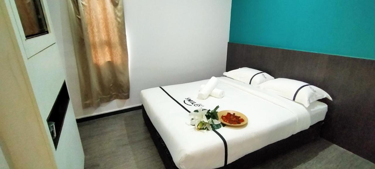 Smile Hotel Petaling Jaya Ss2 Екстериор снимка